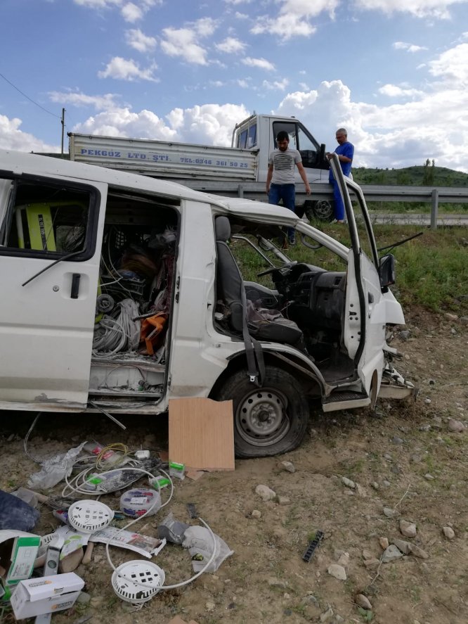 Sivas'ta trafik kazası: 2 yaralı