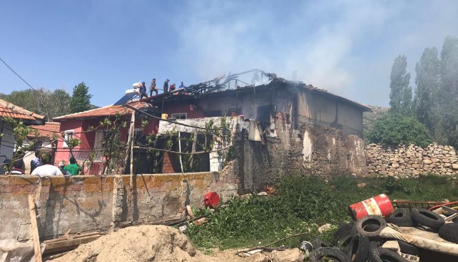 Sorgun’da ev yangını