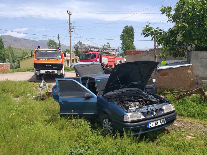 Suşehri'nde araç yangını