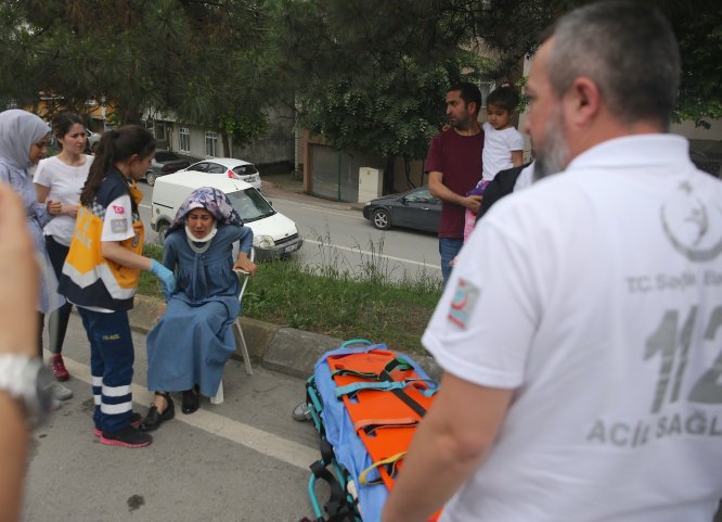 Kocaeli'de belediye otobüsü devrildi