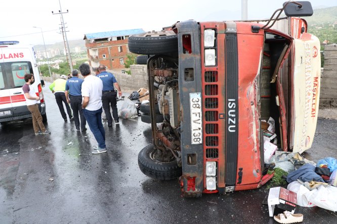Kayseri'de trafik kazaları: 4 yaralı
