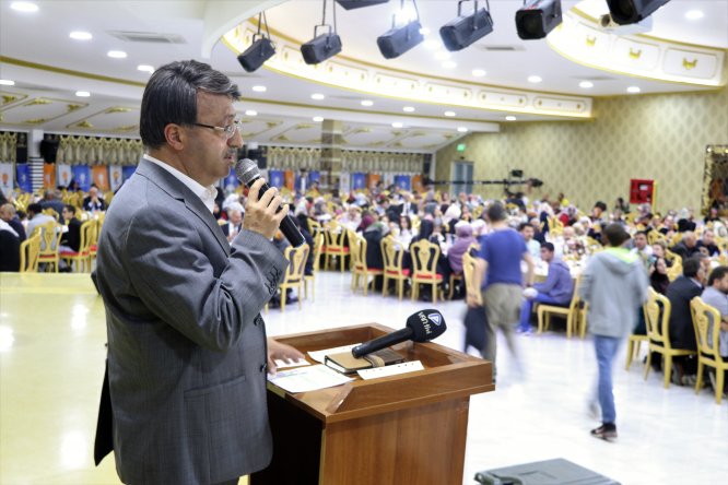 AK Parti Van İl Teşkilatı 2 bin kişiyi iftarda buluşturdu