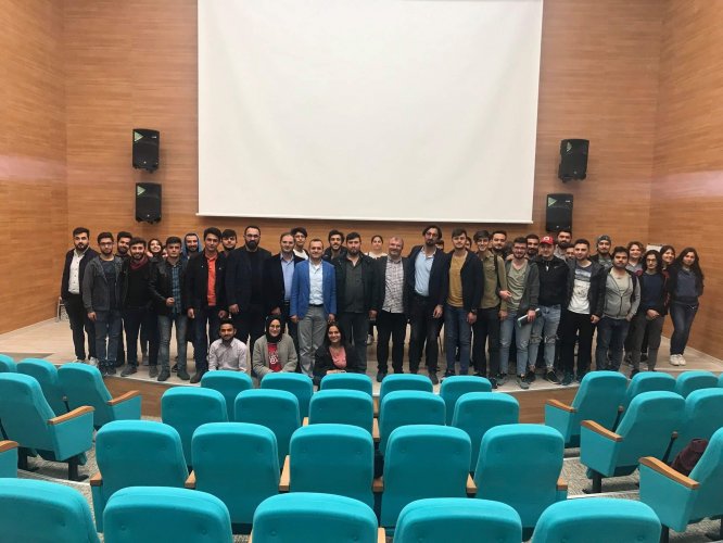 Genç girişimciler, üniversite öğrencileriyle buluştu