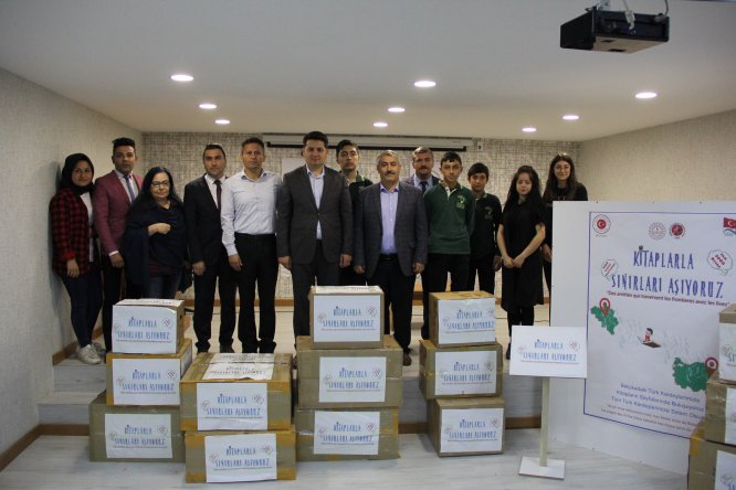 Kitaplarla sınırları aşıyorlar