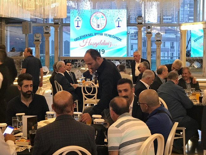 Erzurumlular ESAV'ın iftarında buluştu