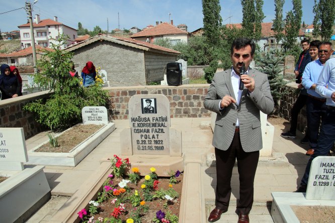 Emekli Korgeneral Polat, mezarı başında anıldı