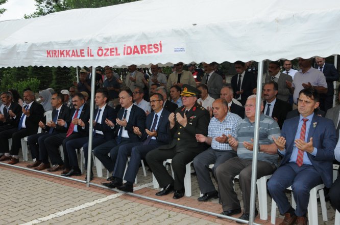 Kırıkkale'de şehitlik ziyareti