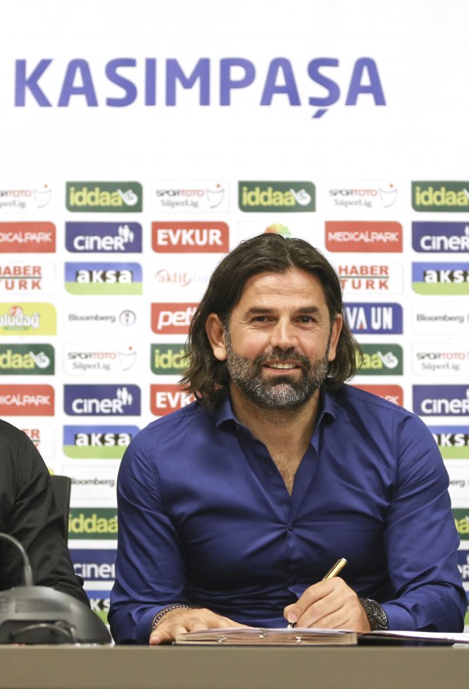 Kasımpaşa, İbrahim Üzülmez ile 1 yıllık sözleşme imzaladı