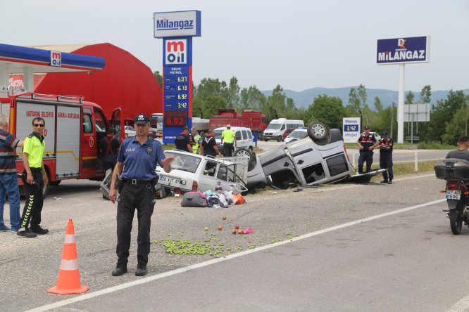 GÜNCELLEME - Kastamonu'da hafif ticari araçla otomobil çarpıştı: 7 yaralı