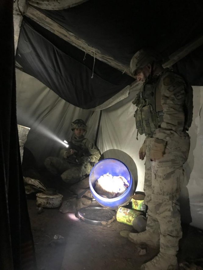 Teröristlerin kullandığı 3 katlı mağara tespit edildi