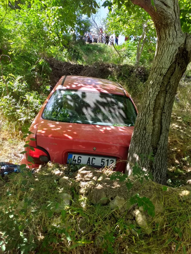 Kahramanmaraş'ta iki otomobil çarpıştı: 13 yaralı