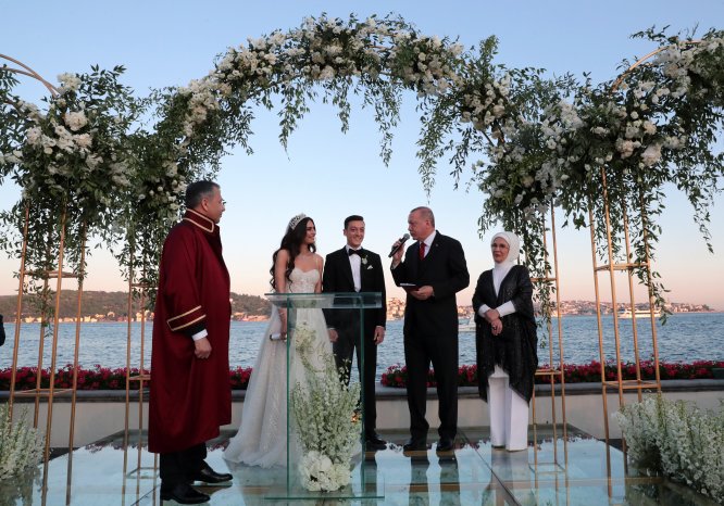 Cumhurbaşkanı Erdoğan nikah şahidi oldu