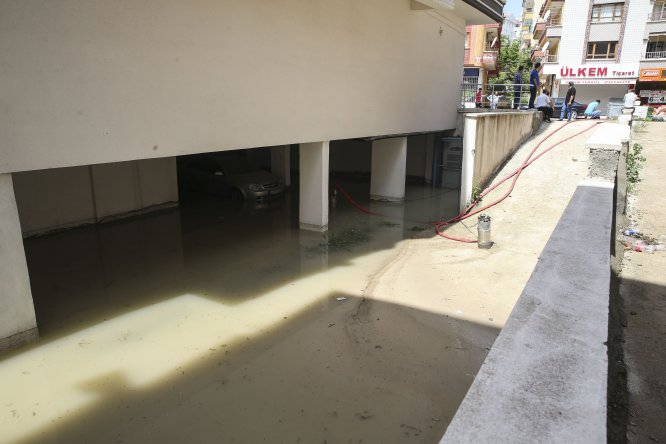 Başkentte selin izleri siliniyor