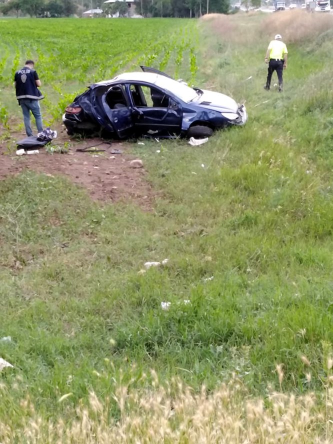 Suşehri'nde trafik kazası: 3 yaralı