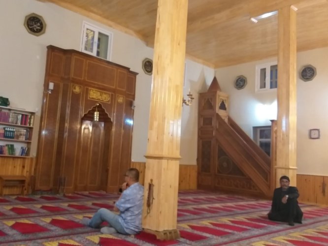 Suşehri'nde çatısı yanan caminin tadilatı tamamlandı