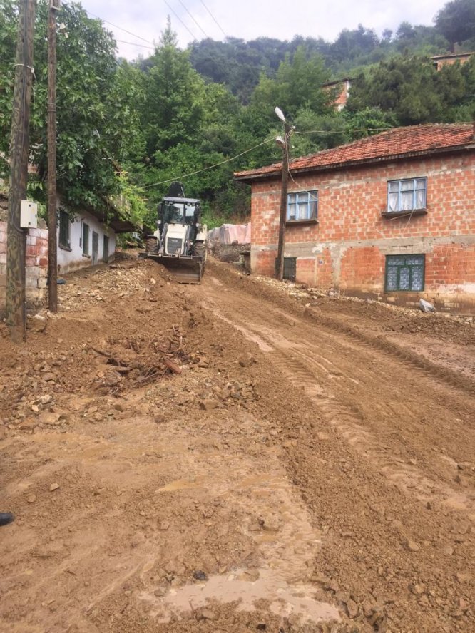 Balıkesir'de toprak kayması