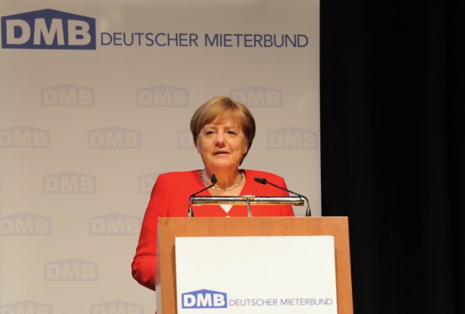 Merkel'den Avrupa'da konut sıkıntısı çıkışı