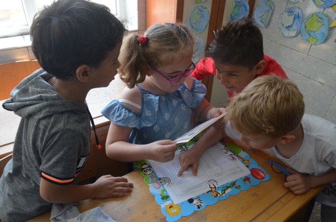 Öğrencilerin karne heyecanı