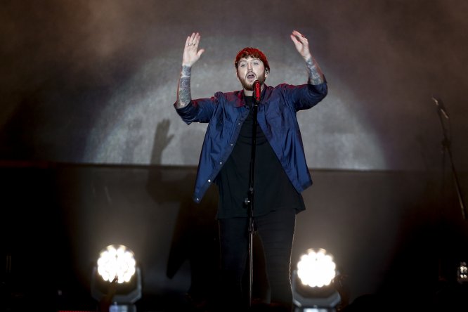 İngiliz şarkıcı James Arthur, Antalya'da konser verdi