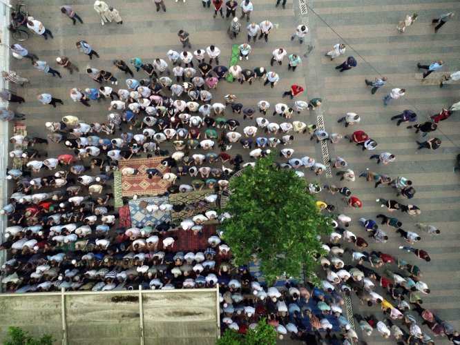 Mursi için gıyabi cenaze namazı