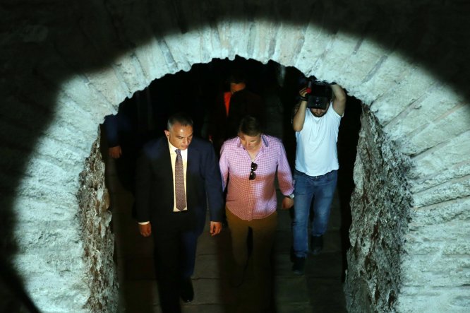 Bakan Ersoy, Tekfur Sarayı ile Anemas Zindanları'nı gezdi