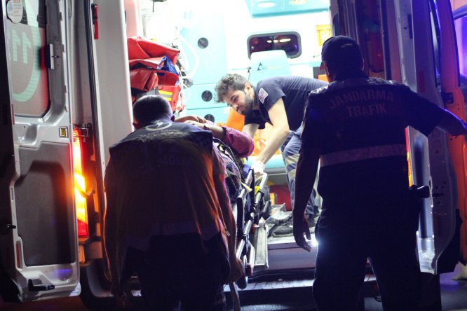 Düzce'de tarım aracı devrildi: 6 yaralı