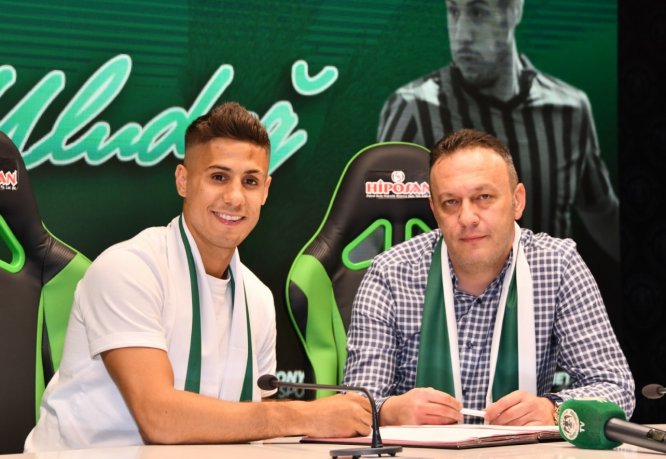 Konyaspor, Alper Uludağ'ı transfer etti