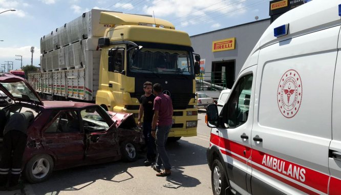 GÜNCELLEME - Kocaeli'de trafik kazası: 5 yaralı