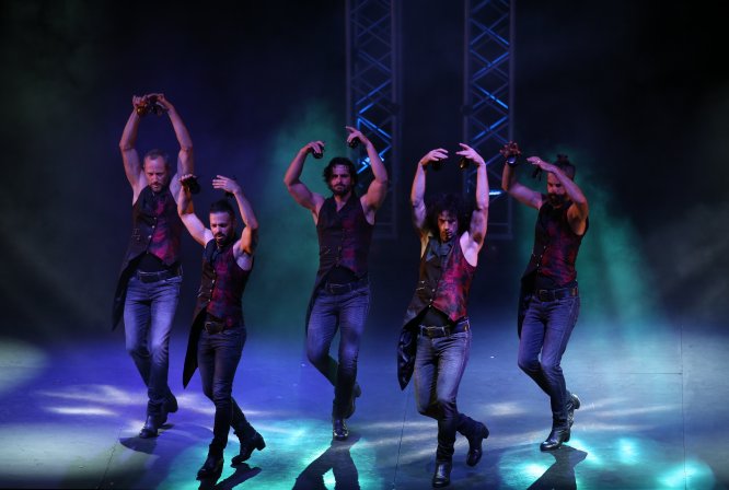 "Los Vivancos" Bursa'da sahne aldı