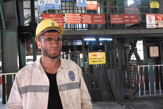 Profesyonel futbolcu maden ocağında çalışmaya başladı