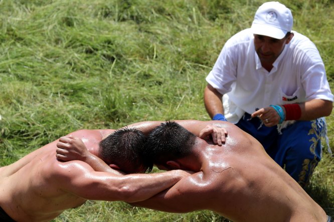 658. Tarihi Kırkpınar Yağlı Güreşleri'nde 1. tur müsabakaları yapıldı