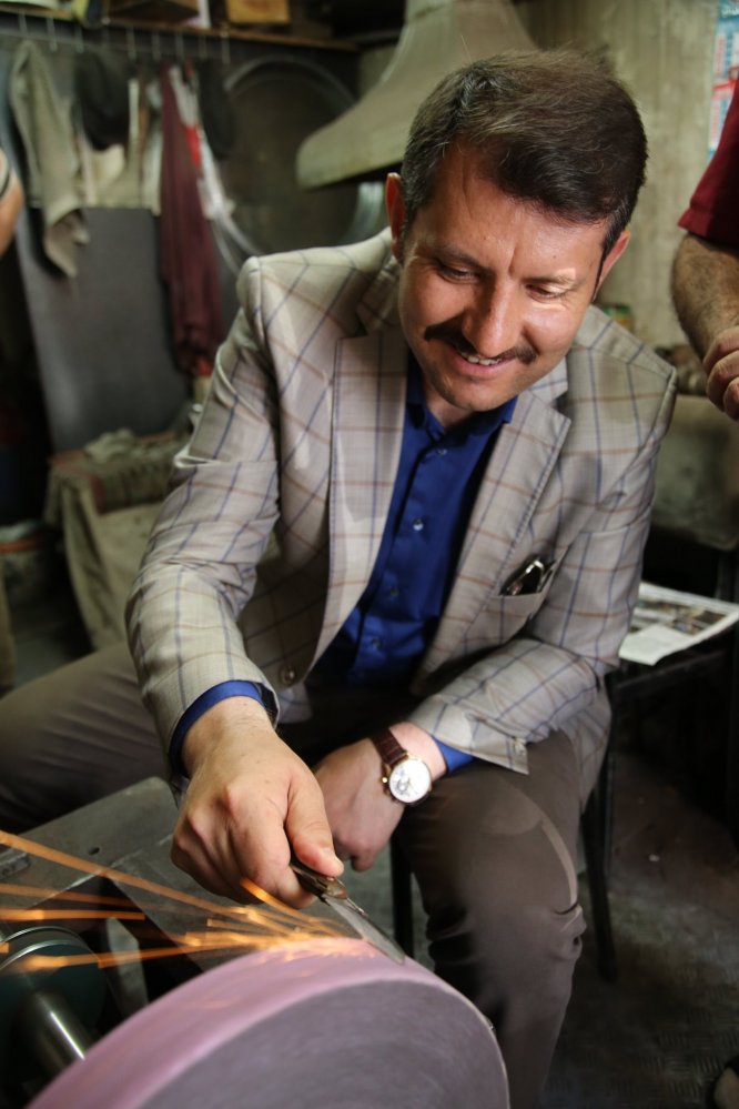 Vali Ayhan'dan bıçak ustalarına ziyaret