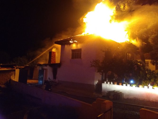 Denizli'de ev yangını: 2 ölü
