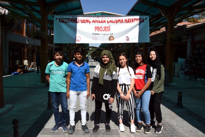 Öğrenciler çalışma hayatını "Ahi esnafından" öğreniyor