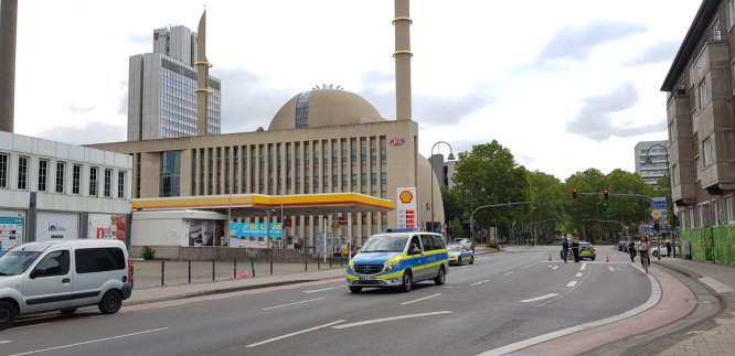 Almanya'daki Diyanet Merkezi bomba ihbarı nedeniyle boşaltıldı