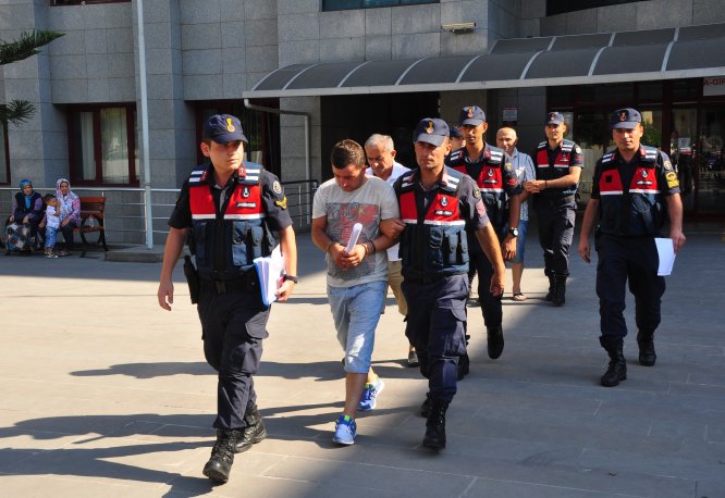 Antalya'da kuyumcudan hırsızlık güvenlik kamerasında