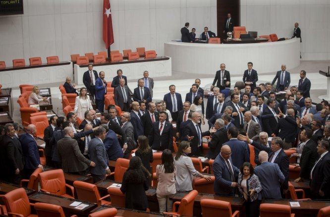 TBMM Genel Kurulunda gerginlik