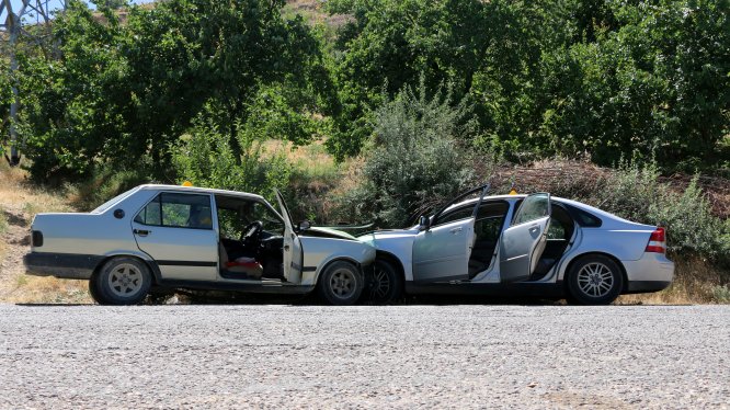 Malatya'da trafik kazası: 1 ölü, 2 yaralı