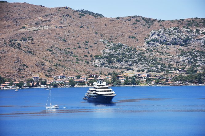 Mega yat, Muğla koylarında