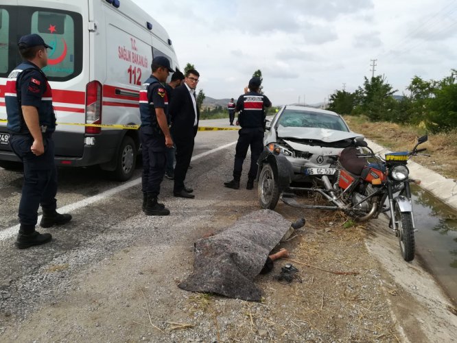 Çankırı'da otomobilin çarptığı motosikletli çift öldü