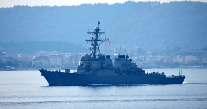 ABD askeri gemisi Çanakkale Boğazı'ndan geçti