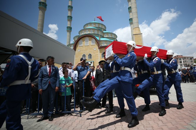 Şehit Jandarma Teğmen Keskin son yolculuğuna uğurlandı
