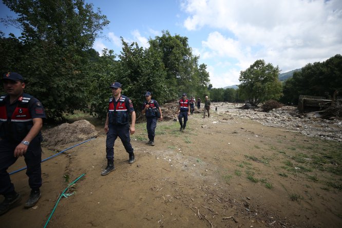 Düzce'deki su baskını ve toprak kayması