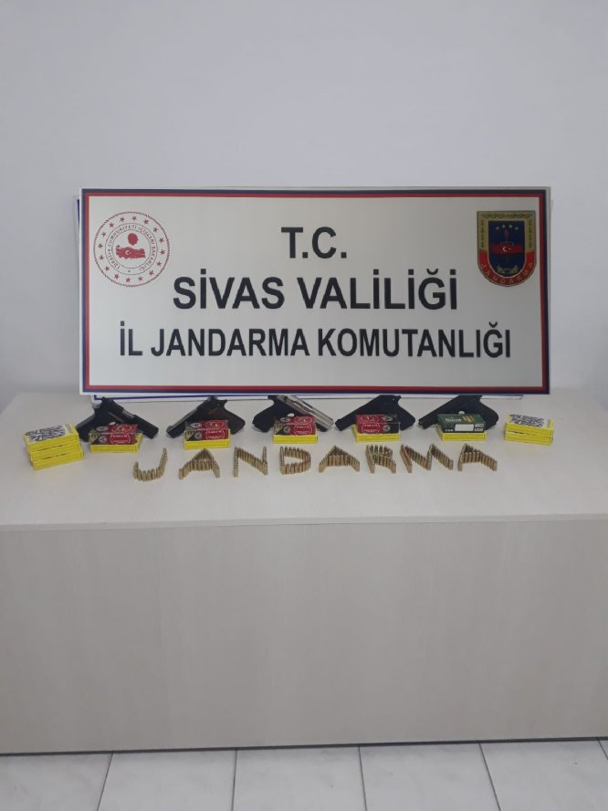 Şarkışla'da silah kaçakçılığı operasyonu