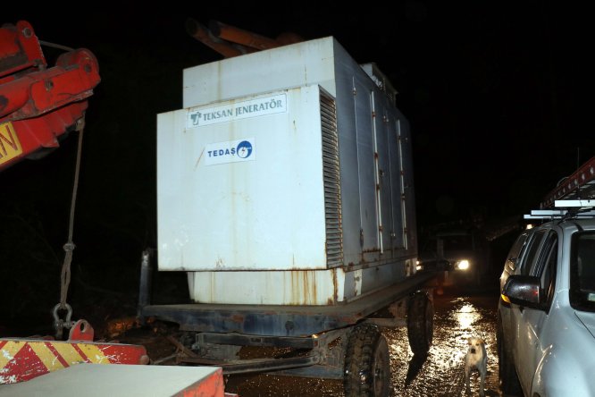 Düzce'de selden etkilenen köye elektrik verildi