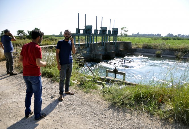 Sulama kanalına düşen araçtaki 5 kişiyi kurtaran sürücü boğuldu