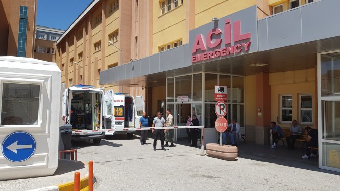 Erzincan'da çatıdan düşen kişi hayatını kaybetti