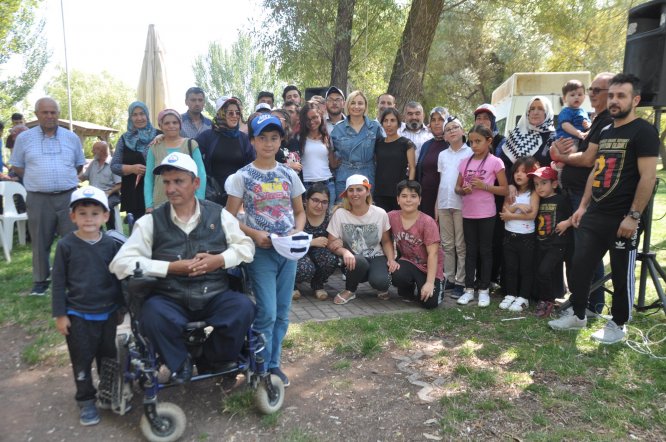 Gölbaşı Belediyesinden engelli kursiyerlere piknik