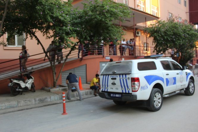 Semt pazarında silahlı kavga: 4 yaralı