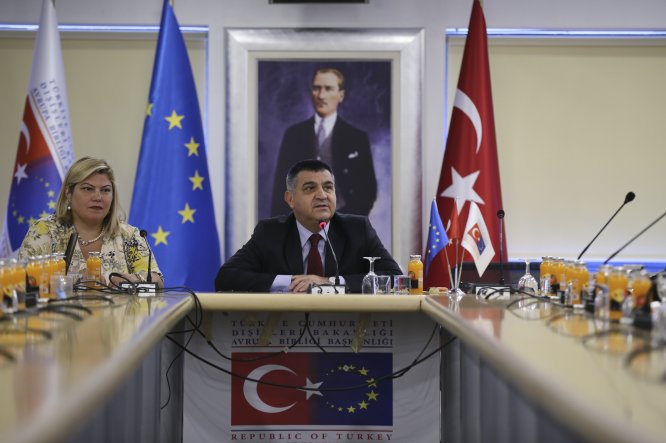 Avrupa Koleji bursiyerlerine bilgilendirme toplantısı